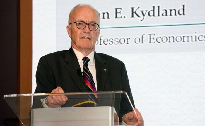 Del 29 de junio al 15 de septiembre de 2022, en la Biblioteca de Estudios Estadísticos de la UCM, Exposición: Finn Erling Kydland (premio Nobel de Economía 2004). - 1