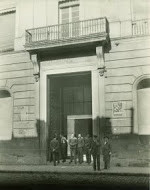 Fotografías del edificiode la universidad en la calle  San Bernardo, Pabellón  Valdecilla y Facultad de  Medicina. 1920/1935