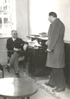  Manuel García Morente conversa en el despacho con Juan Zaragüeta Bengoechea  