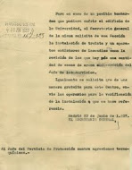 Minuta del oficio del Secretario General solicitando la instalación de extintores de incendios para los bombardeos en el edificio de la Universidad. 1937
